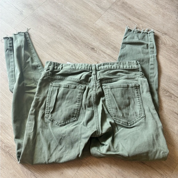Banana republic, midrise, skinny olive green jeans - Picture 3 of 5